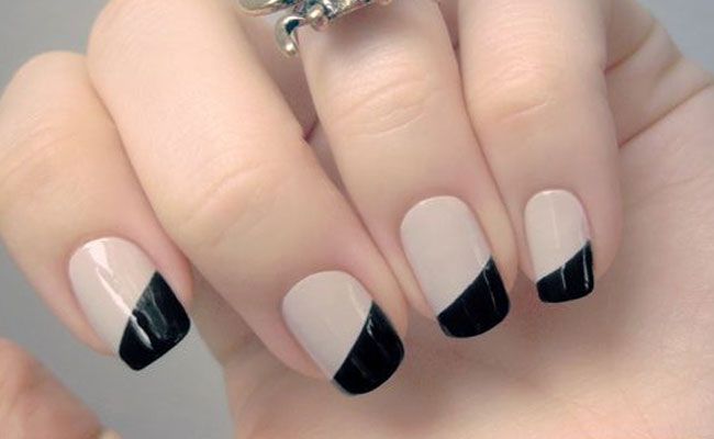 Featured image of post Unhas Decoradas Simples Francesinha A francesinha um tipo de decora o na unha muito popular e utilizada pois ela muito vers til e dispon vel em muitos modelos desde o mais simples e pr tico at o mais cl ssico e at o mais ex tico dos modelos