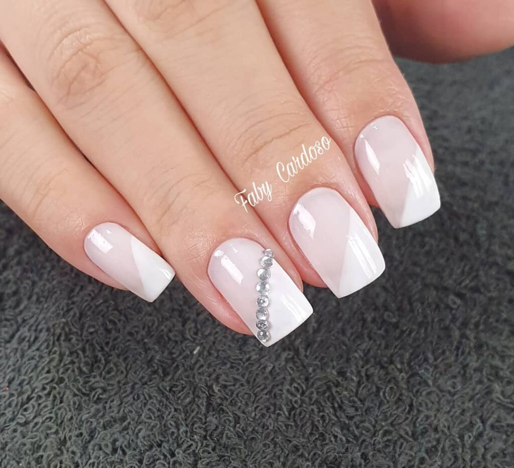 Unhas decoradas com esmalte branco - Esmaltação perfeita e dicas de ...